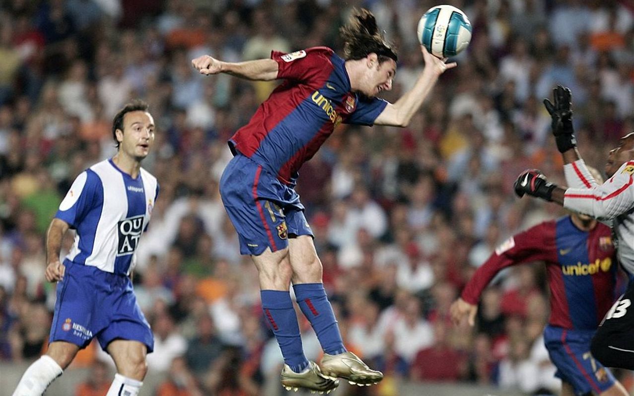 足坛15大上帝之手梅西老马经典名场面c罗也有黑历史