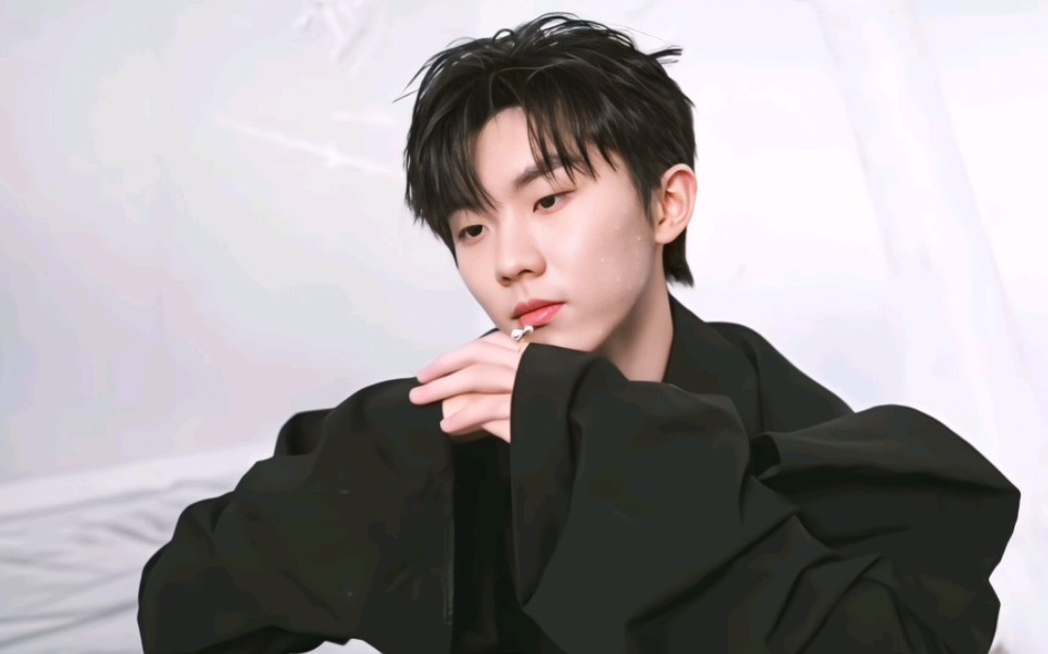 【时代少年团|马嘉祺】小马的冷脸抬眸真的蛊人