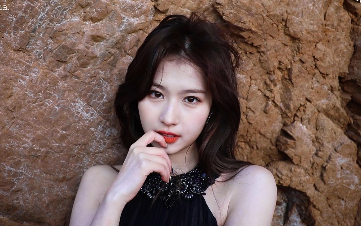 twice官方绝美sana写真集拍摄花絮yesiamsanamakingvideo凑崎纱夏
