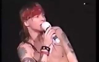 [图]Guns N Roses - Welcome to the Jungle live ('91)