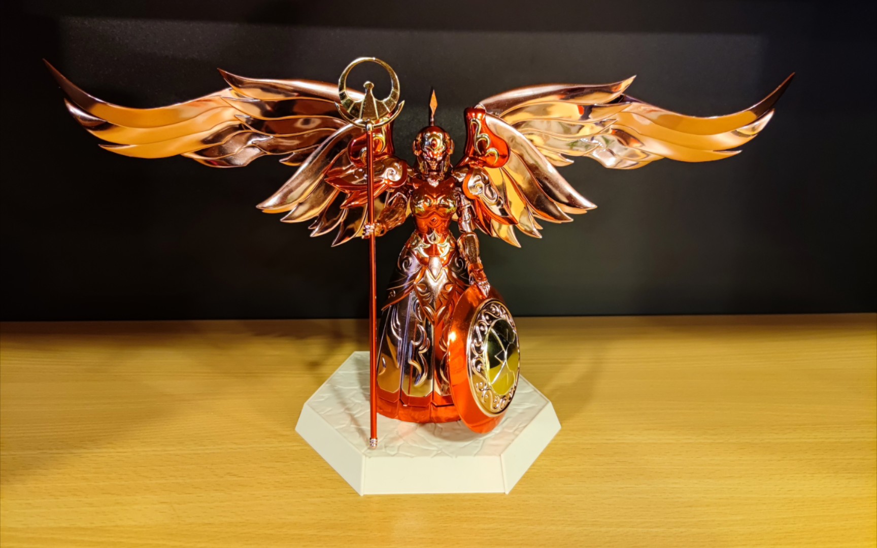 【天涯开箱】圣斗士星矢圣衣神话十五周年纪念版雅典娜神圣衣开箱_哔