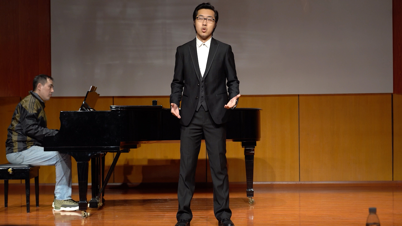 男中音李嘉乐大三演唱破碎的心