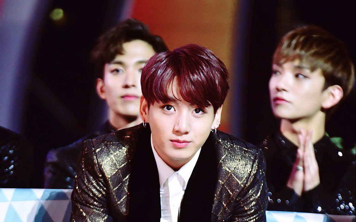 【防弹少年团】观看ikon舞台嗨起来的田果果_哔哩哔哩_bilibili