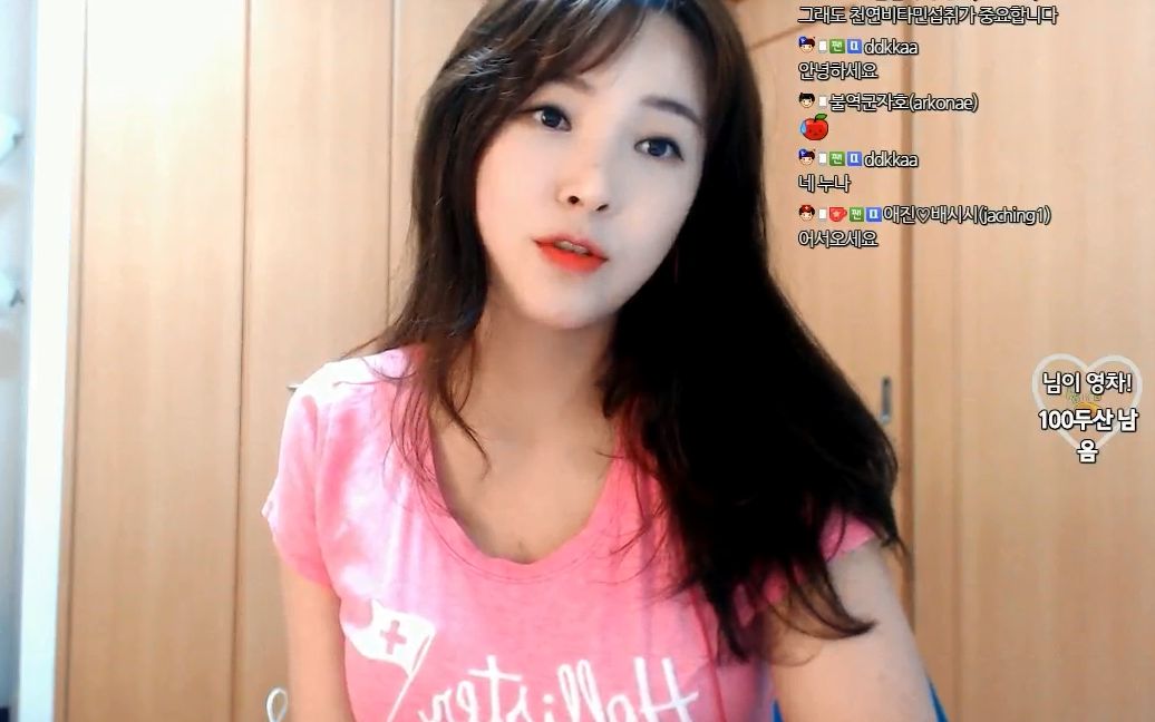 韩国女主播aejinlee的视频聊天系列:直到红色t恤的出现,我才以为我看