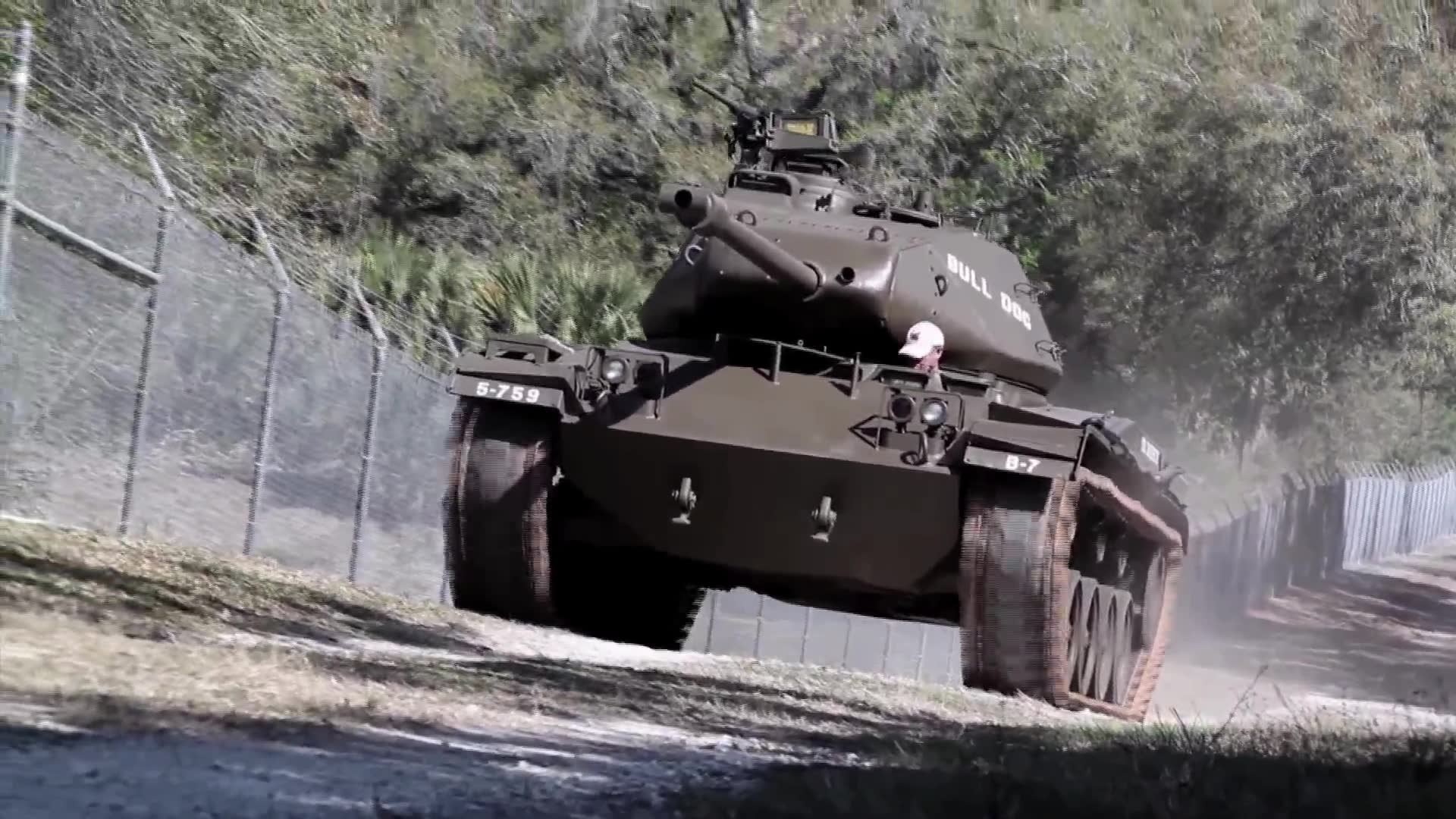 m41"华克猛犬"轻型坦克