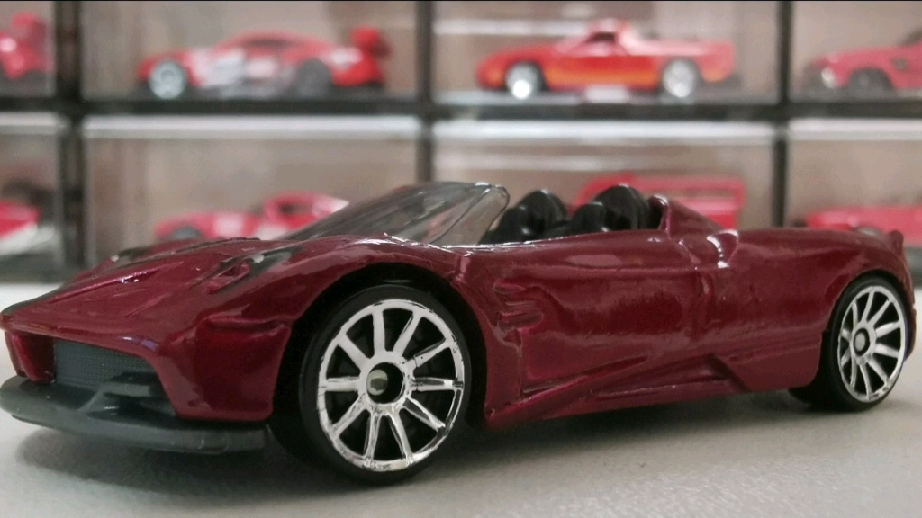 风火轮普卡 帕加尼敞篷红色涂装拆卡