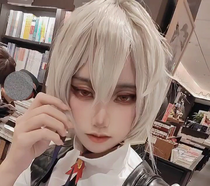 【印飞星cos】只是在对镜自拍的印飞星