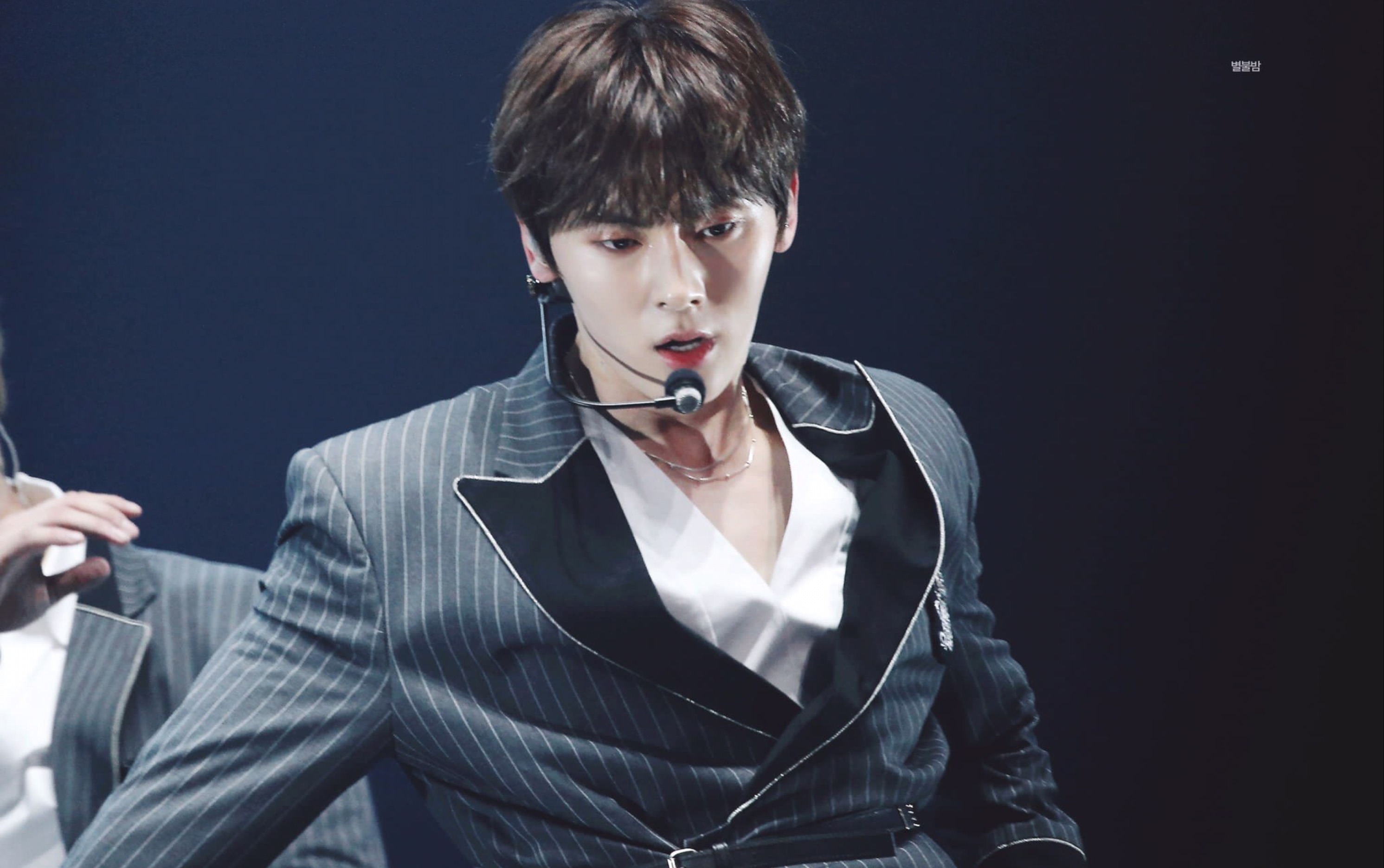 l 黄旼炫饭拍_哔哩哔哩 (゜-゜)つロ 干杯~-bilibili