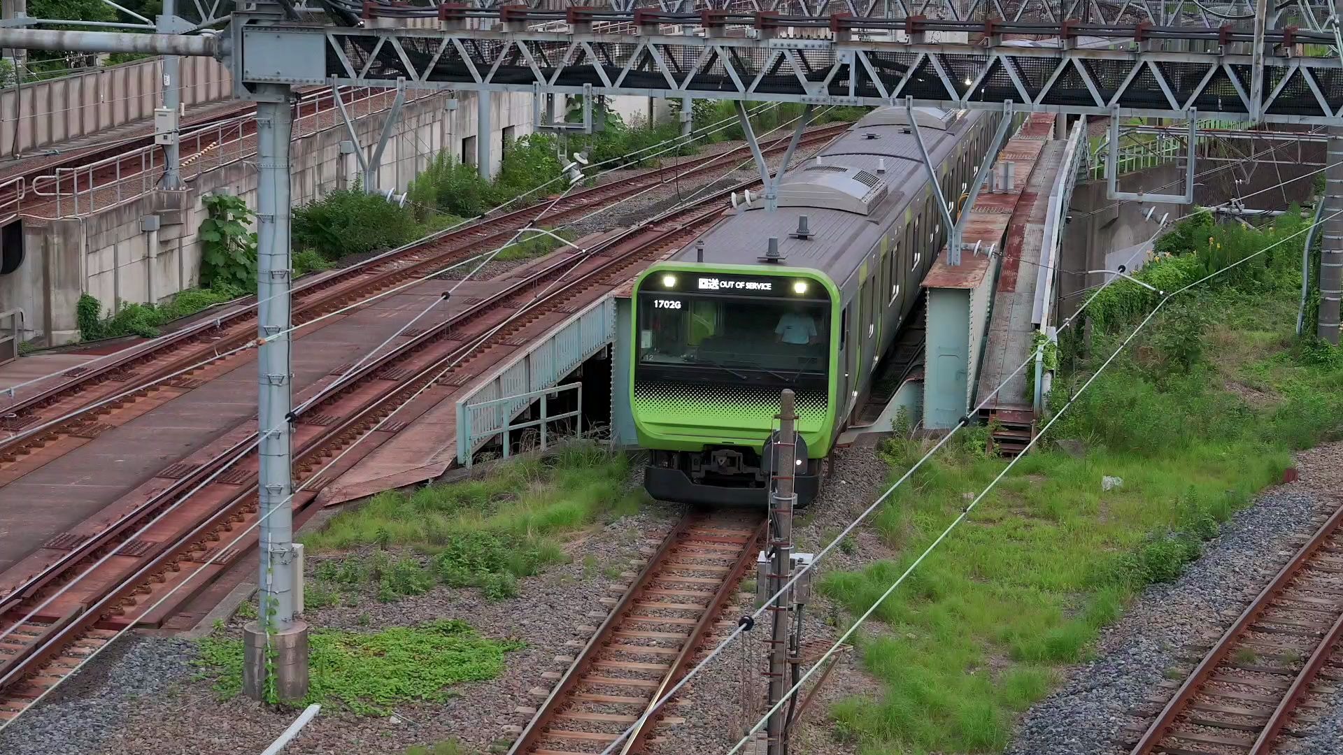 长得像jj怪 充电器的山手线e235回送