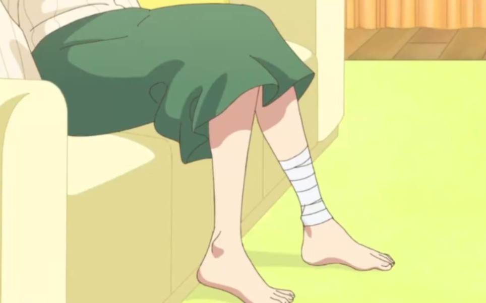 "老婆脚受伤了,只能秀一波恩爱了~"