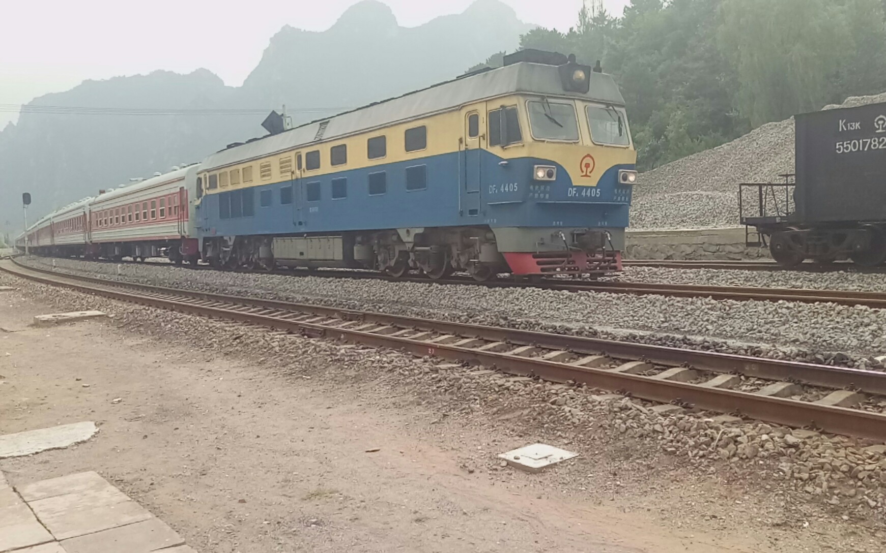 工程车与真绿皮在小站会车_哔哩哔哩 (゜-゜)つロ 干杯~-bilibili