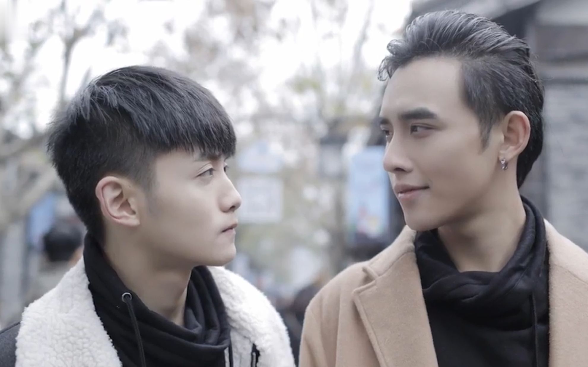 小夫夫逛街秀恩爱!国产《校草室友》_哔哩哔哩_bilibili