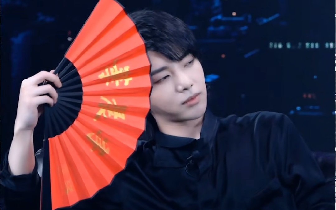 【华晨宇】美宝莲飞花妆直播_哔哩哔哩)つロ 干杯-bilibili
