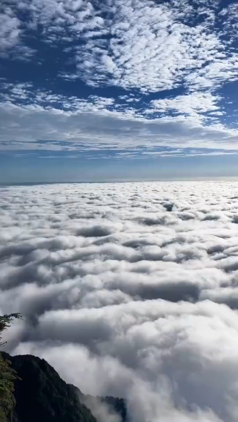 四川乐山峨眉山景区,金顶云海仙踪,难以置信的美.