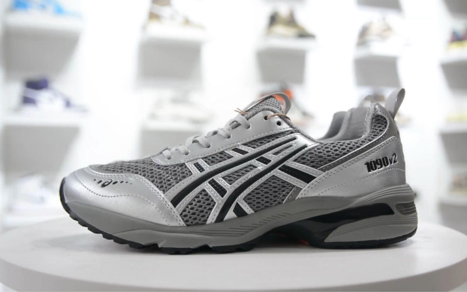 【独家实拍】asics tiger gel-1090 户外风跑鞋 灰银