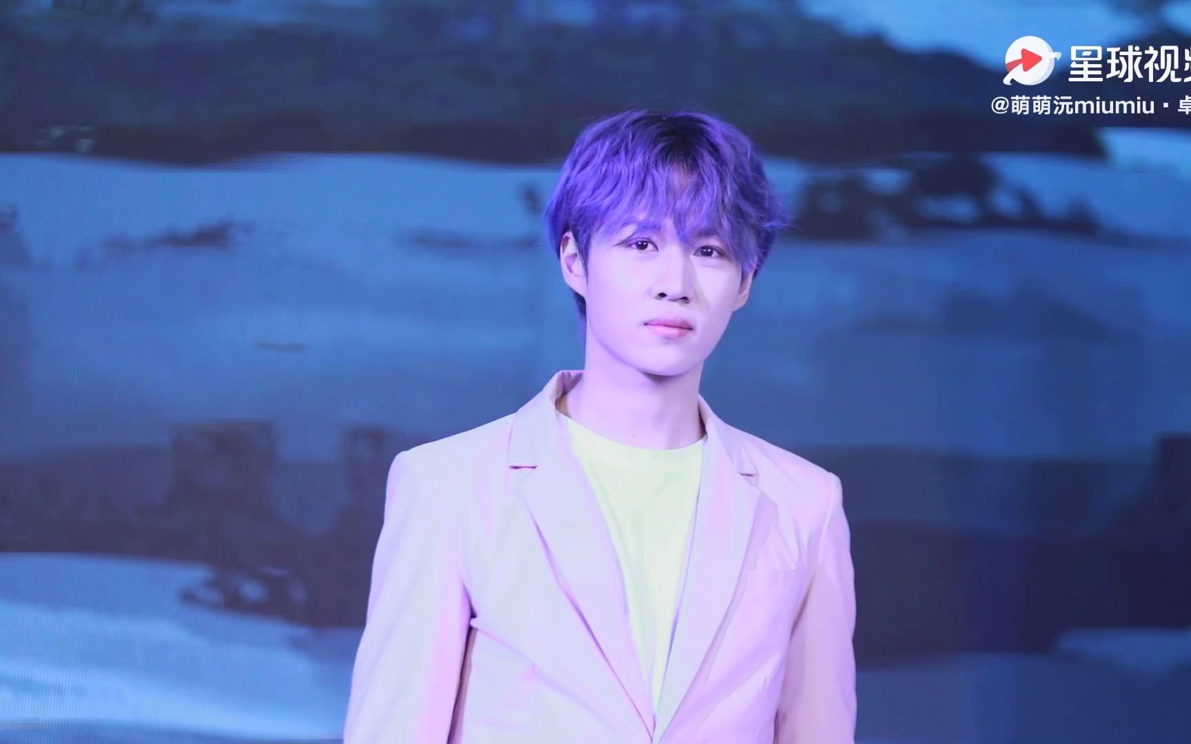 卓沅舞台考古20201106广州商演幻觉卓沅直拍死忙芭比粉西装20