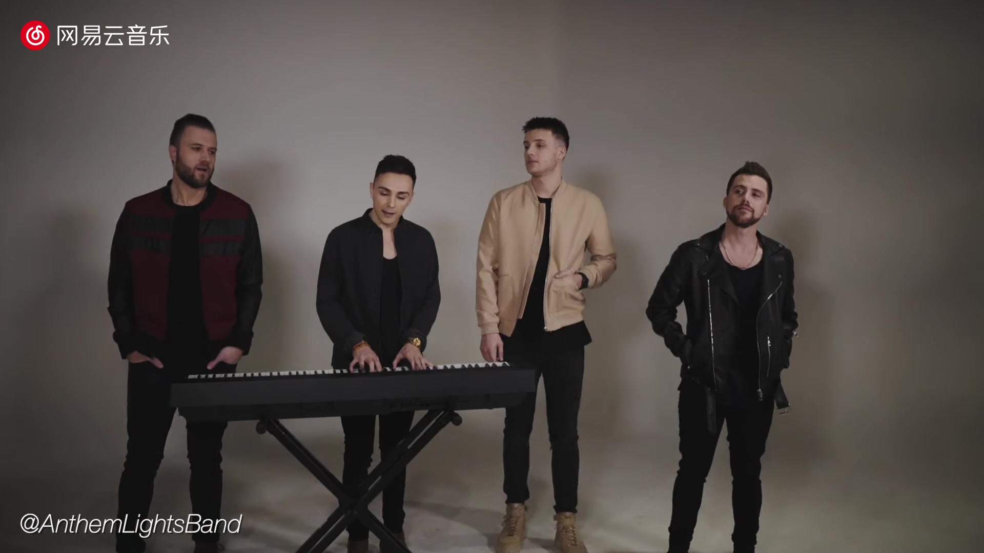 [图]Maroon 5 Medley–Anthem Lights(英文字幕)