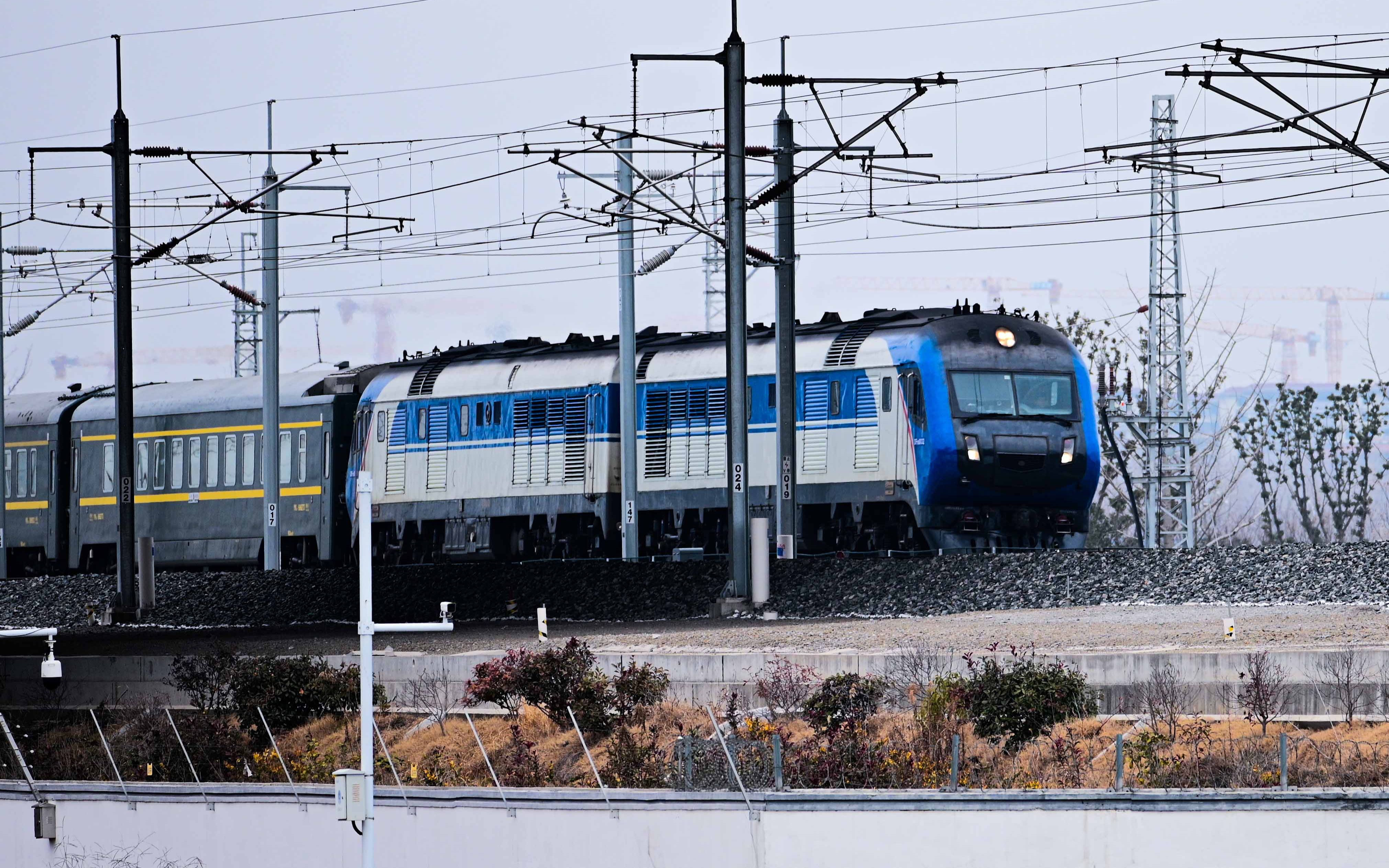 新长线盐城站拍车水泥天徐猪哈泰神车z155进盐城站