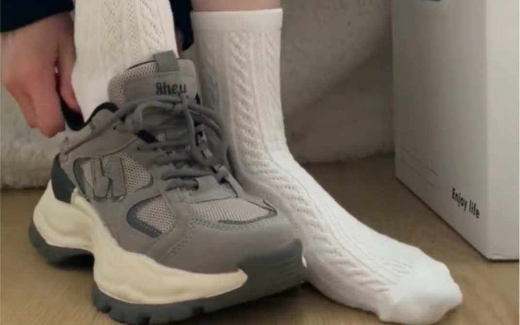 上脚试穿,白袜搭配老爹鞋真的绝了