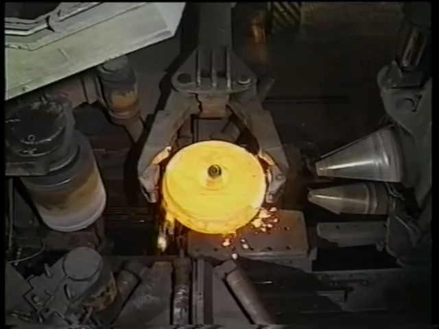 [图]锻造，旋锻，模锻，自由锻 Forging, Ring Rolling, Open-Die Forging, Hammer Forging-Kihlsteel.s