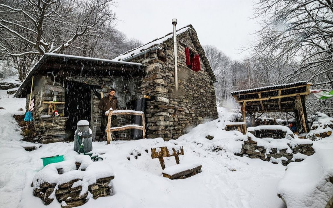 [图]这是谁向往的生活？瑞士露营大神搭建荒野小屋，超解压