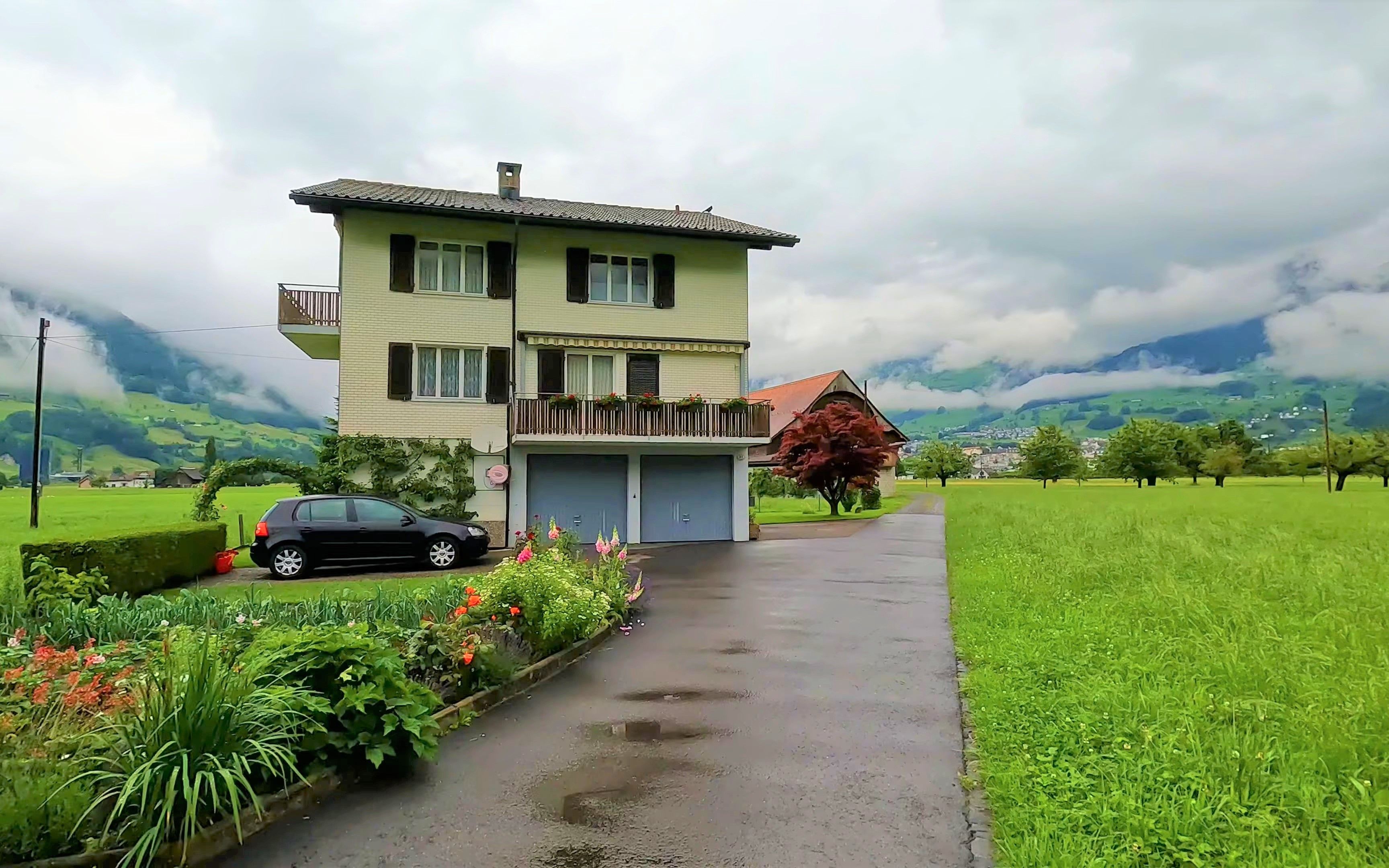 【4k】雨天清晨 行走在瑞士的乡间小路上_哔哩哔哩_bilibili