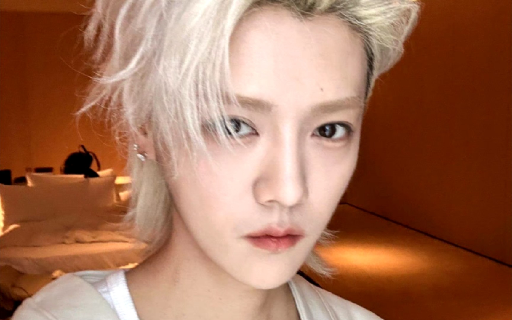 鹿晗最新自拍!冲击力太强了!