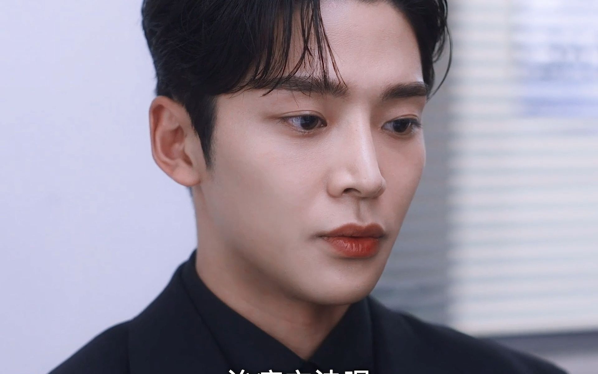 金路云新剧开播:男人天生带有诅咒被恶魔的血手纠缠