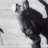 【左右视频】登高英雄杨连第勇攀40米高桥墩，高空点炸药仅用碗盖护头
