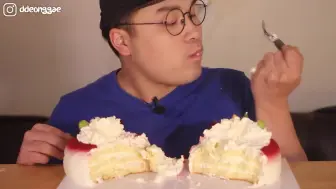 【ASMRddeong-gae吃看上去很好吃的蛋糕】10,000-won cake real-sound eating-show