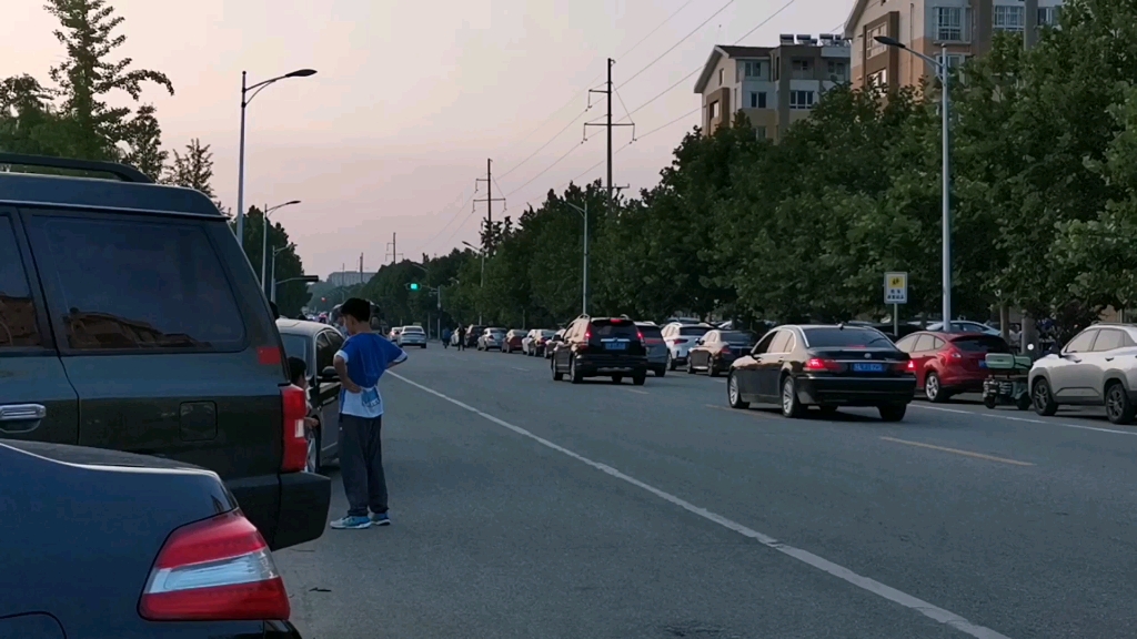 威海208路全民健身中心(临时站点)进站出站 站台pov#威海公交