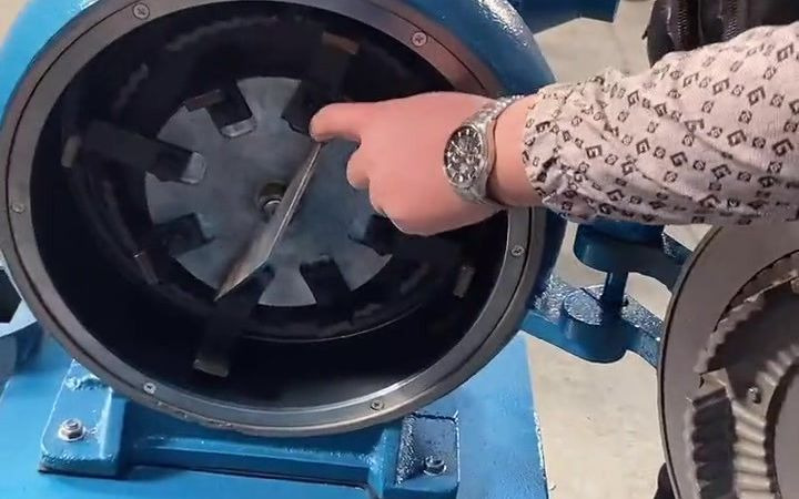 机械设备 #粉碎机 32自吸粉碎机三箱7.5动力