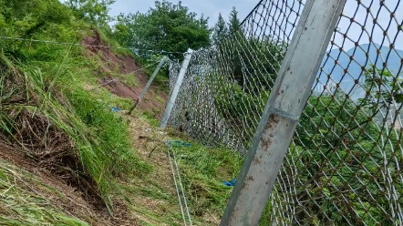 钢丝绳被动防护网具有高柔性、高防护强度、安装灵活方便等特点,适应任何地形.哔哩哔哩bilibili