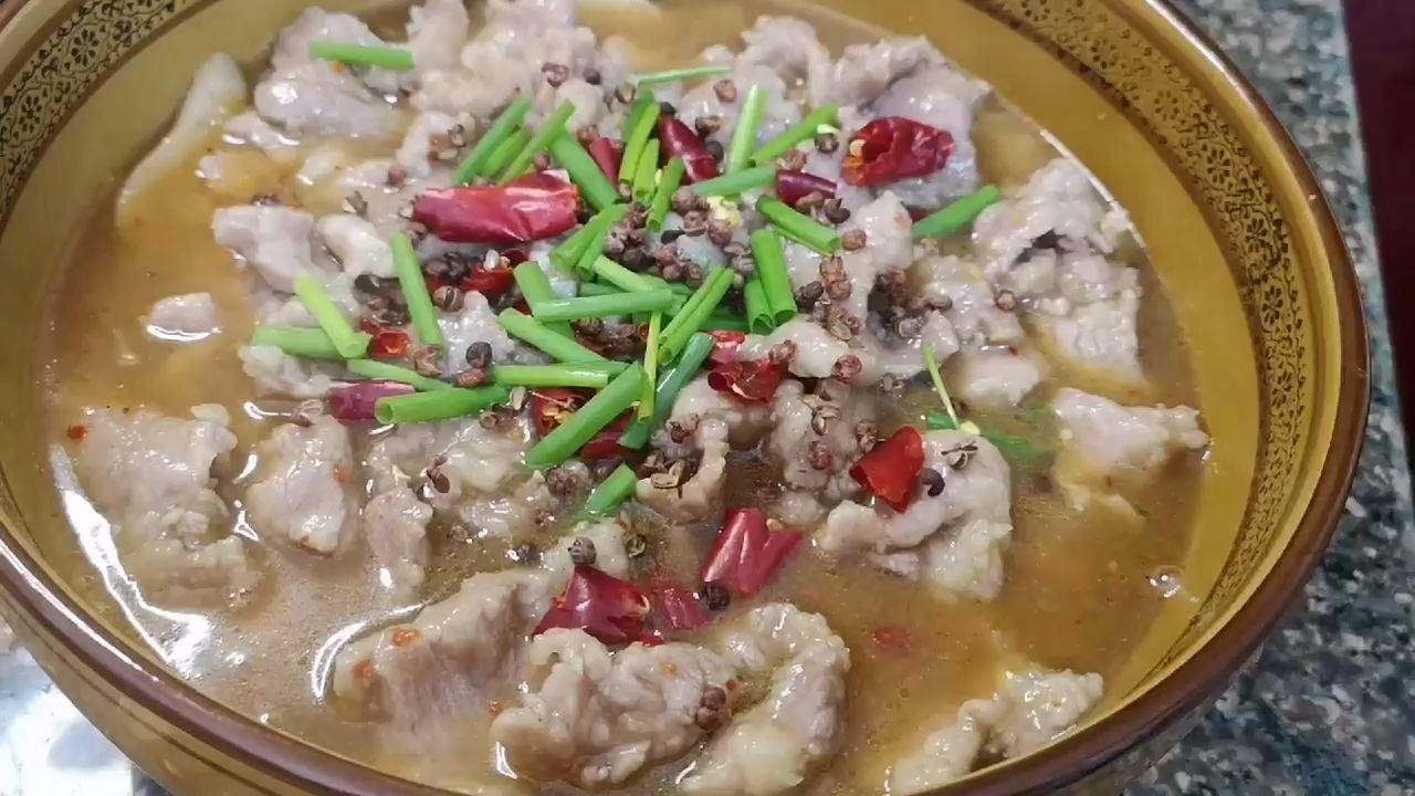 客家人做水煮滑肉片嫩滑香辣超级好吃