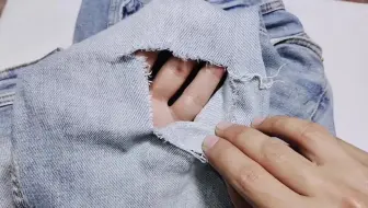 一个修补裤腿的方法，学会这个方法可以完美无痕修复破洞的牛仔裤