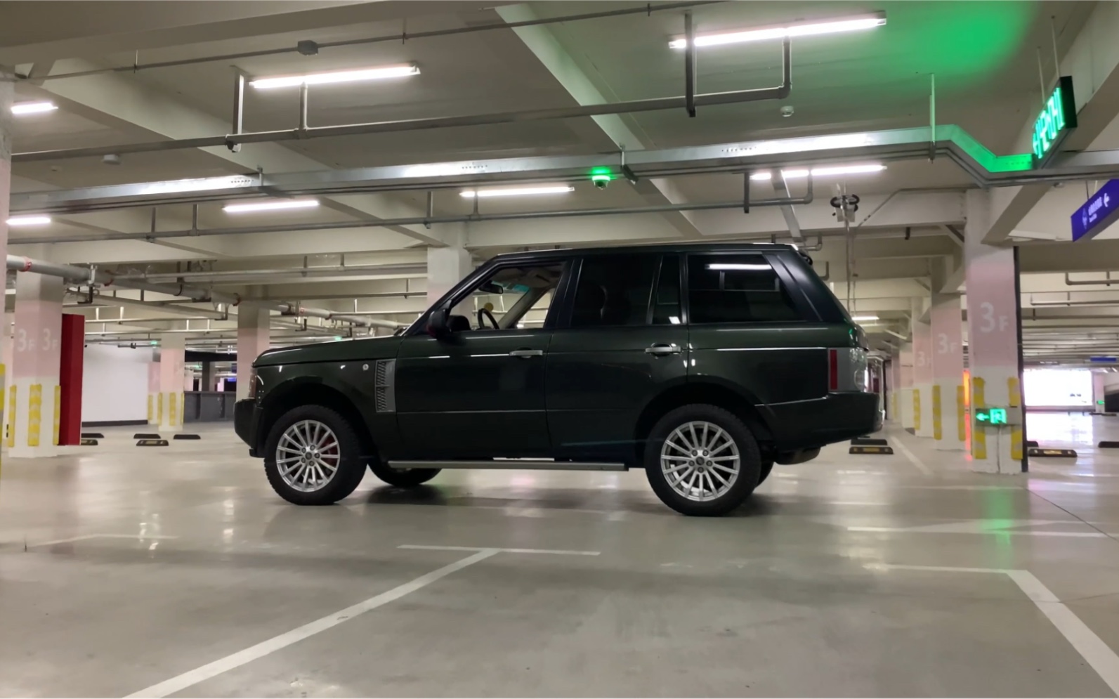 路虎揽胜行政rangerover第三代44v8版本