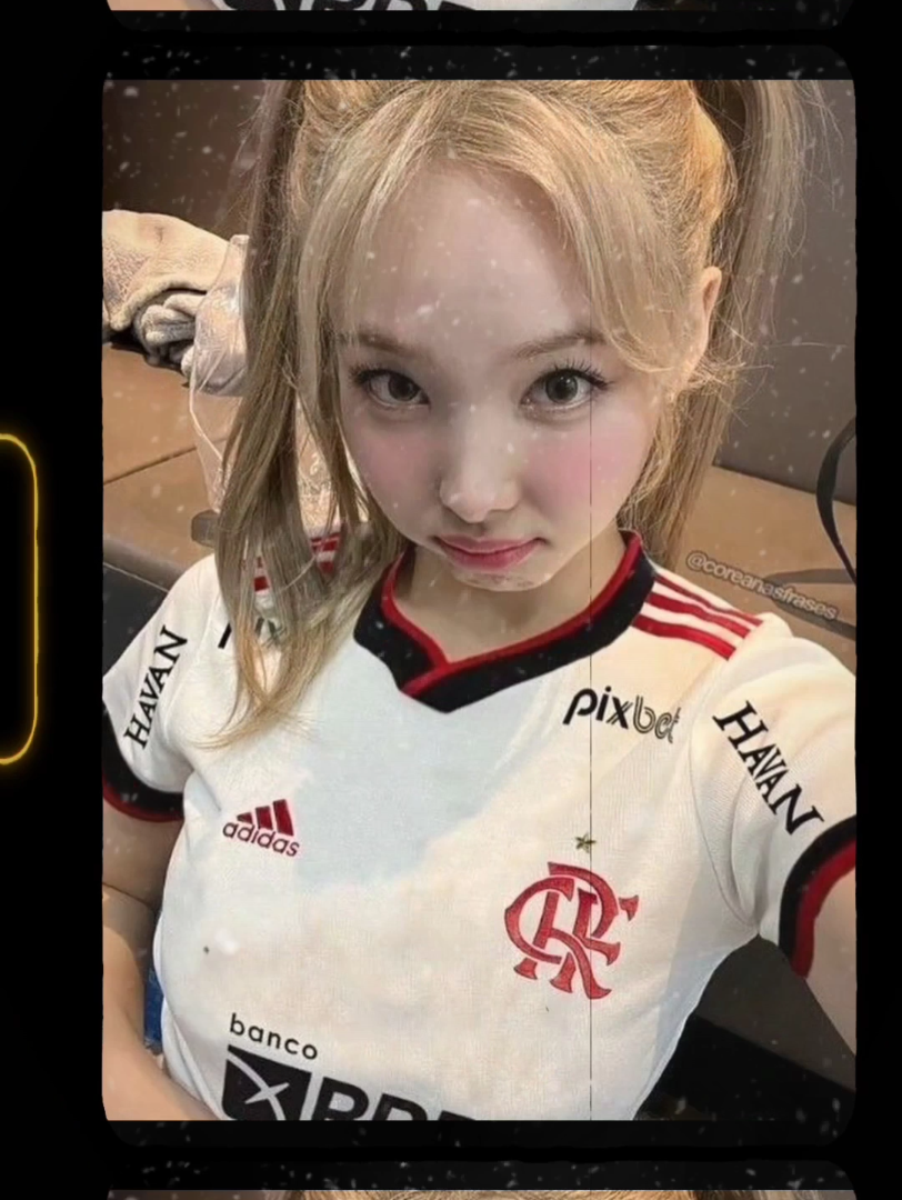 试图在评论区引起美女的注意.