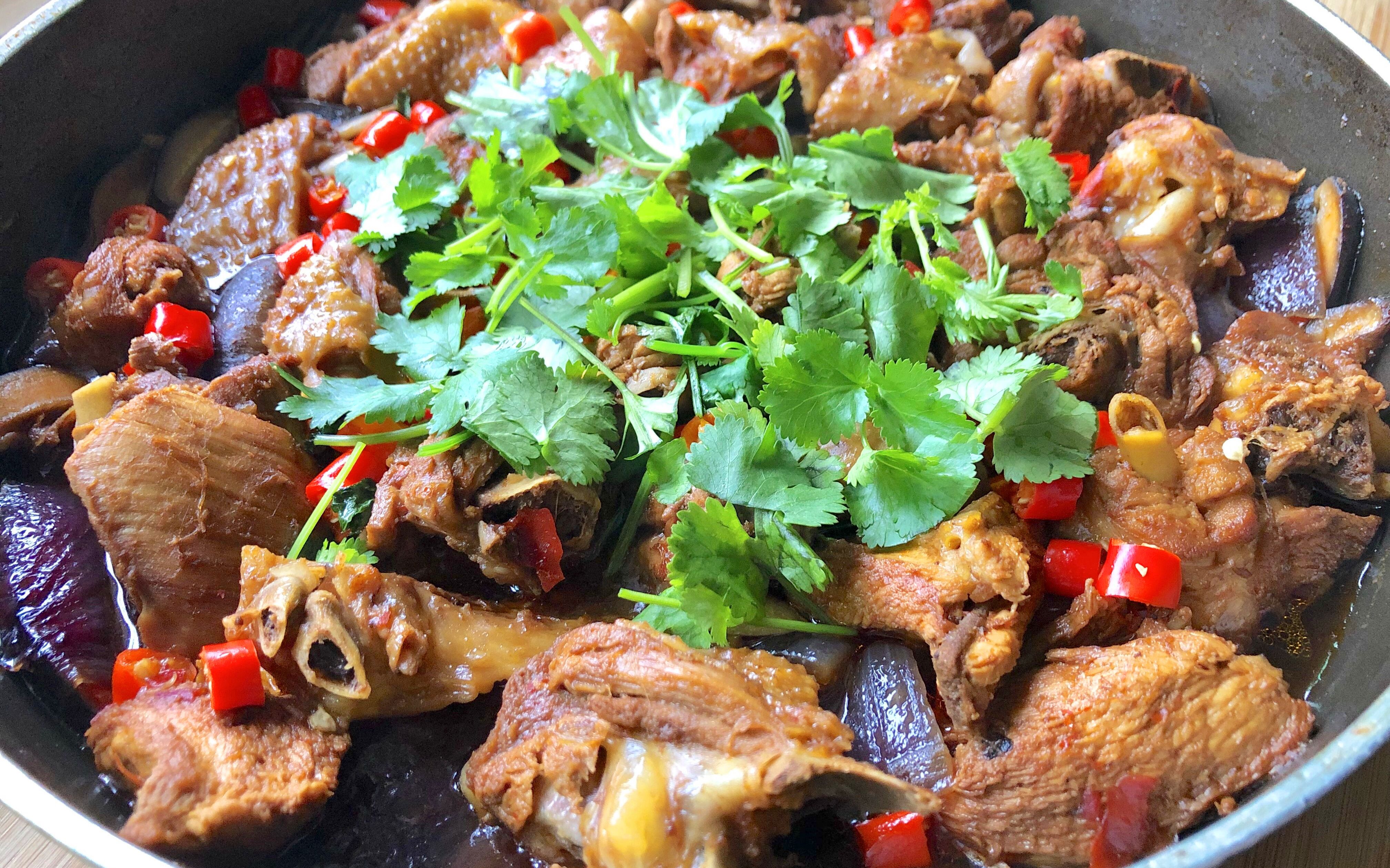 爱吃鸡肉的要收藏教你一个特色做法不用一滴水出锅汤汁都不剩