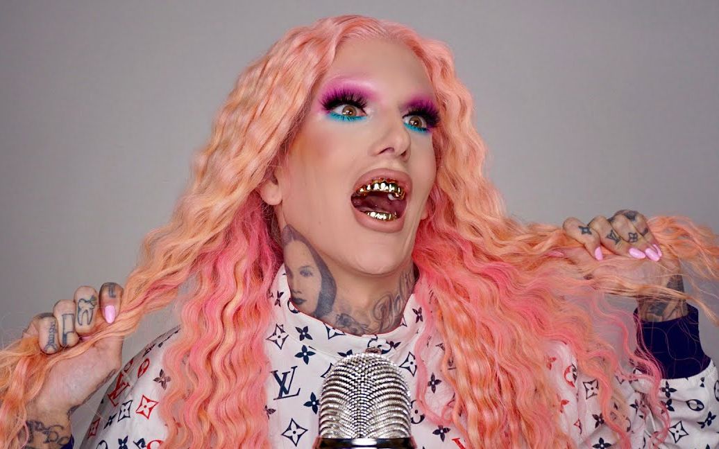 【有闲听译】7分30秒高能~j姐戴24k金牙用气音读恶毒评论