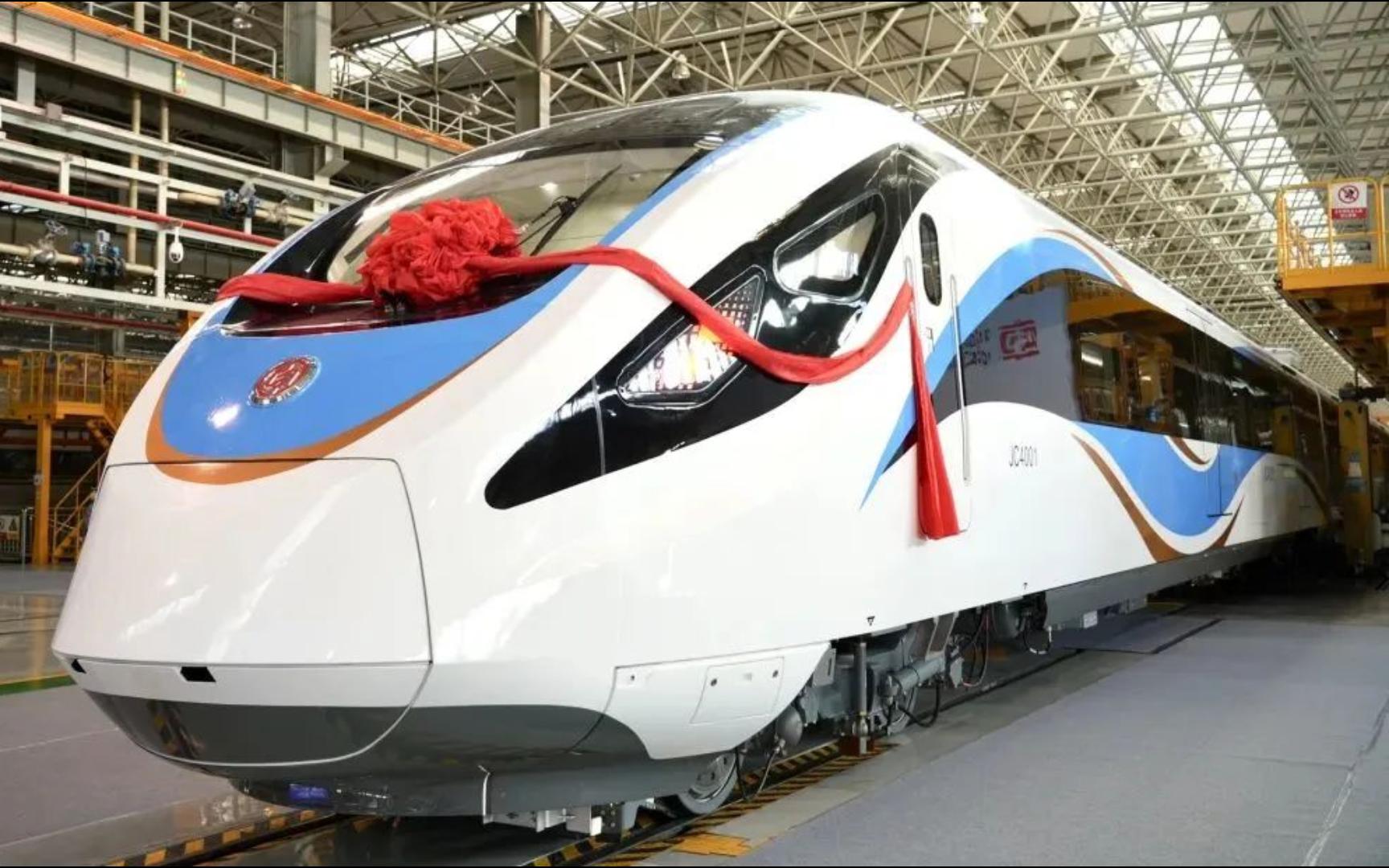 上海市域机场联络线首列车下线