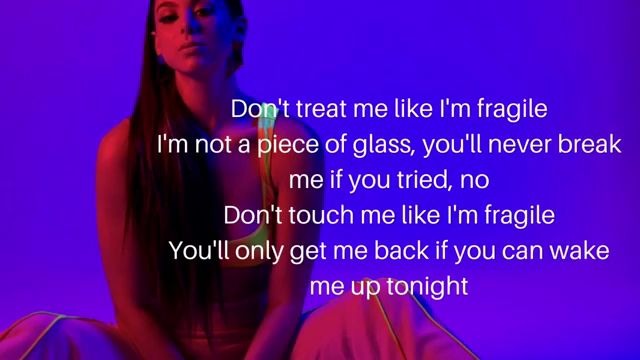 [图]Kira Kosarin - Love Me Like You Hate Me (Lyrics)