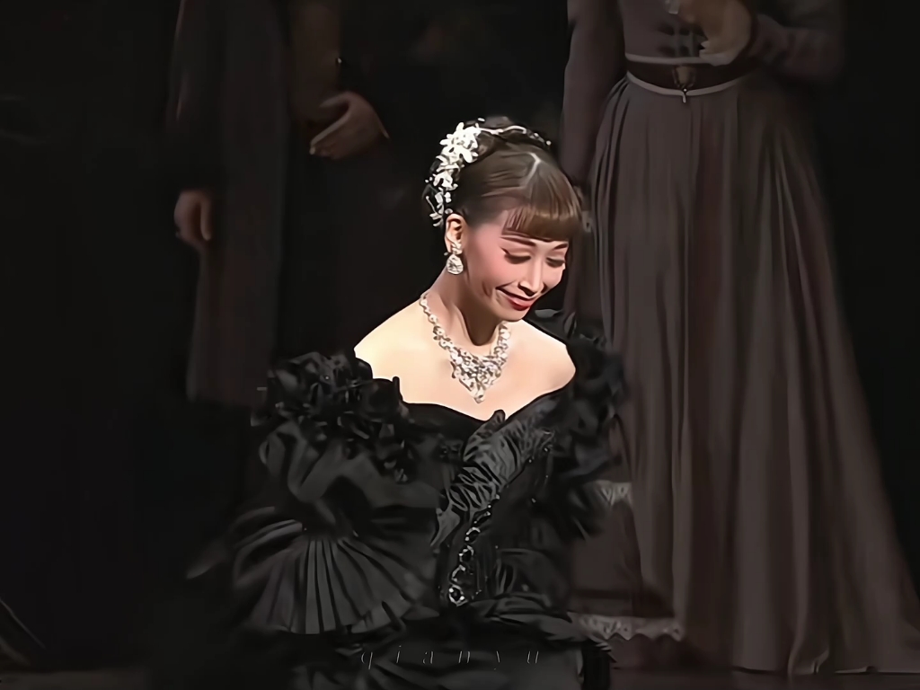 娘役们的优雅谢幕