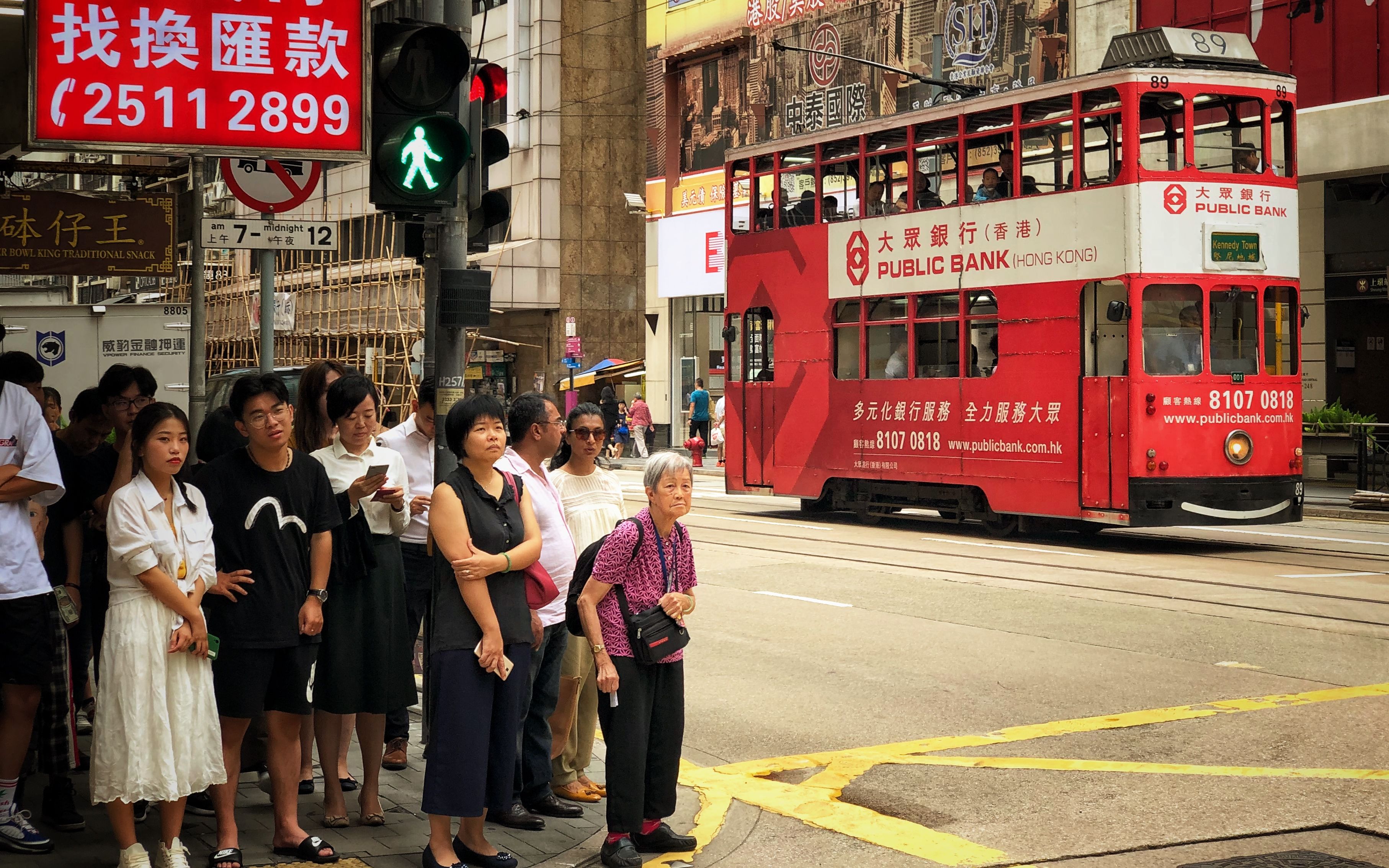 中央宣布开放内地 8 个城市到香港自由行，港澳特首表示感谢