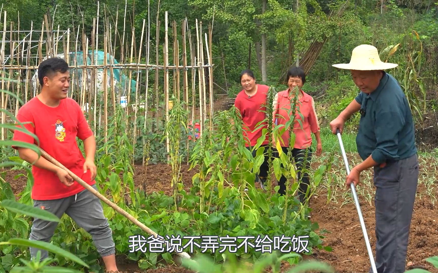 金秋时节人也忙,大洋干到头发慌,胖妹卤上5斤肥肠,一家吃过瘾哔哩哔哩bilibili