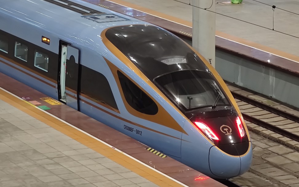 复兴号cr300bf首日抵深运营_哔哩哔哩 (゜-゜)つロ 干杯~-bilibili