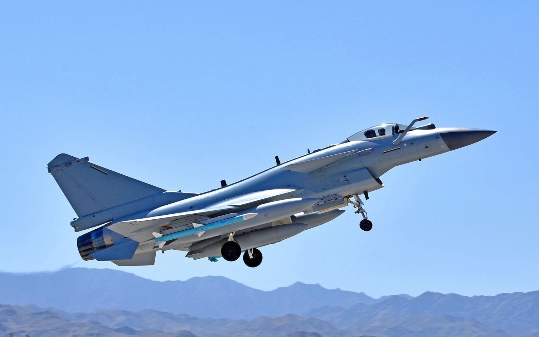 美媒又发现重要事实:中国歼-10c是尖端的4.5代战机?性能堪比f-16