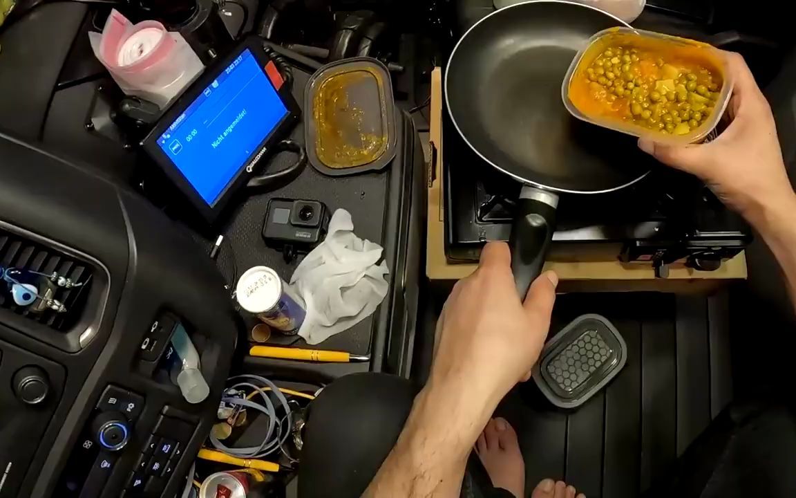 第一视角暴躁的奥地利老哥车内做饭全程记录pov