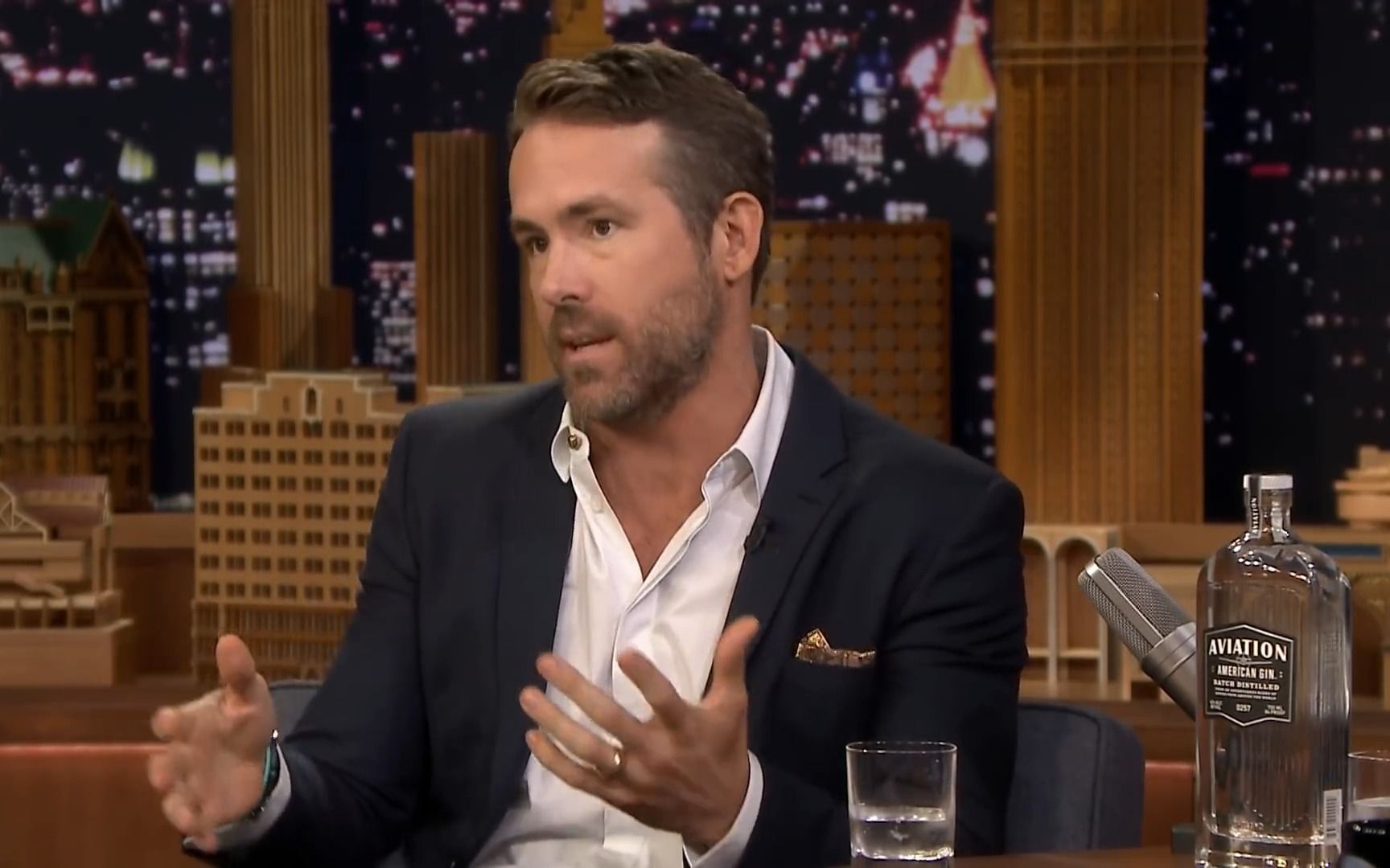 小贱贱透露《死侍2：我爱我家》中的密谋！