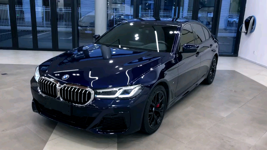 丹泉石蓝 宝马540i