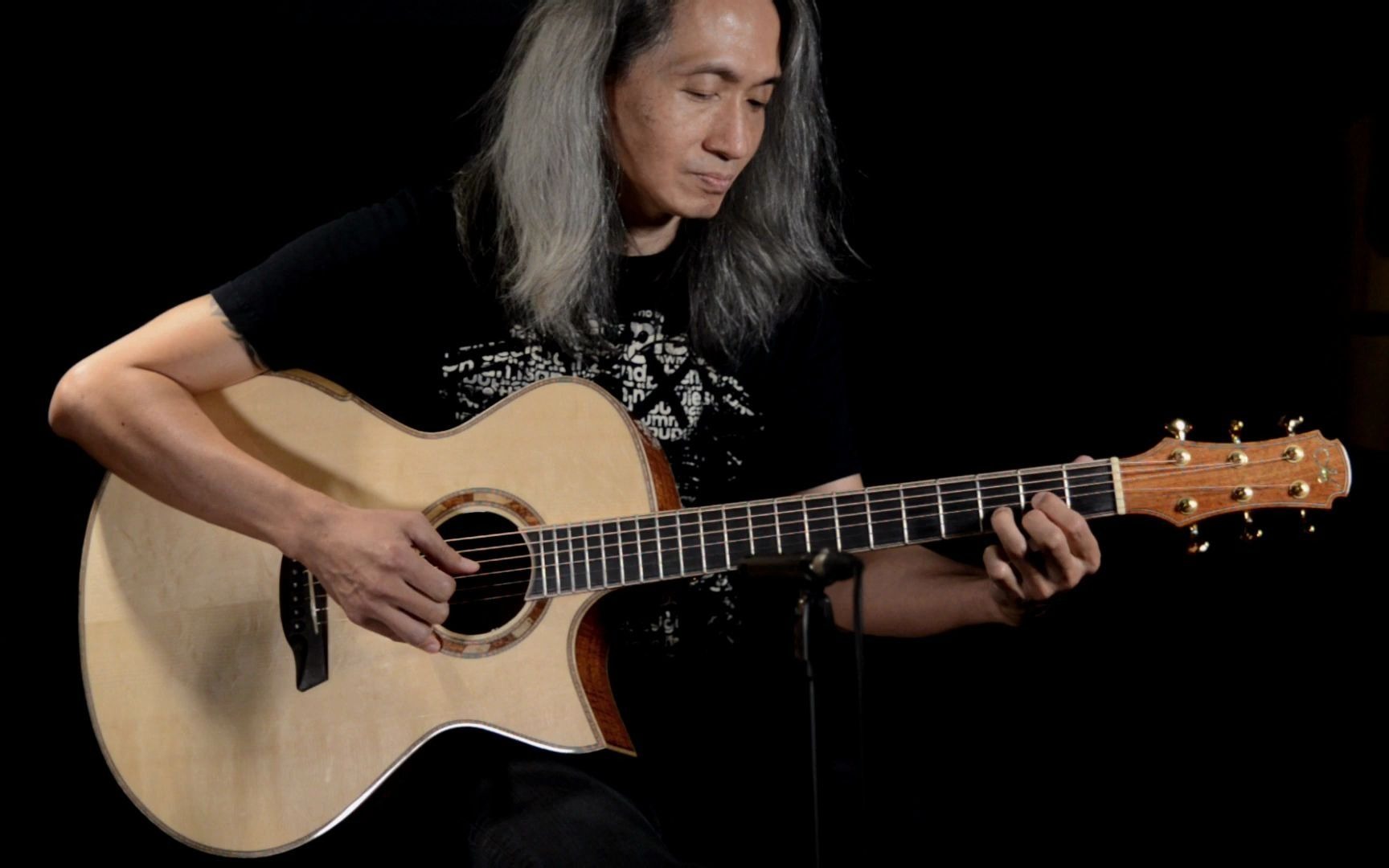 新加坡美诗特吉他演示–私人珍藏中珍宝singa澳洲黑木底侧瑞士月杉